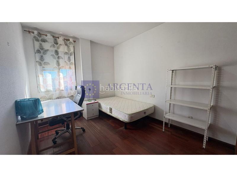 Foto 9e238808-d0ff-4379-8e26-436ea8b4f7cc. Rent flat with parking in Centro Cáceres
