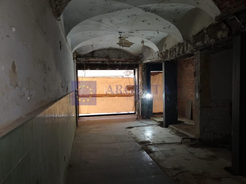 Foto 49aaa926-2cb5-4c8c-be19-ebf084e27a3a. Alquiler local comercial se alquila local centro en Cáceres