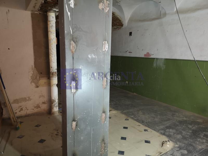 Foto ae242705-0be4-4bcc-94c2-5013de211b8d. Alquiler local comercial se alquila local centro en Cáceres