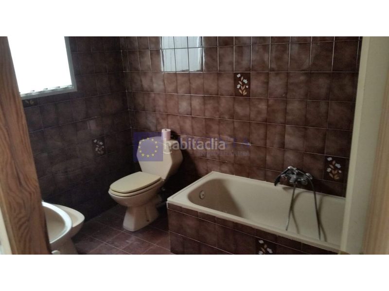 Foto 7ab59936-5cb9-4910-a241-fc87b866448f. Casa amb aparcament a Alcuéscar