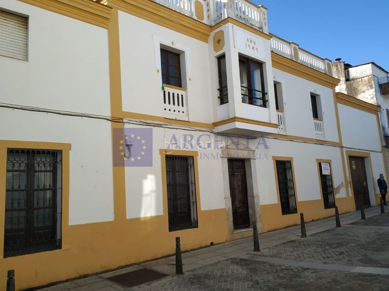 Foto 90ec0802-3e31-4098-bd58-b605c03585ff. Casa amb aparcament a Alcuéscar