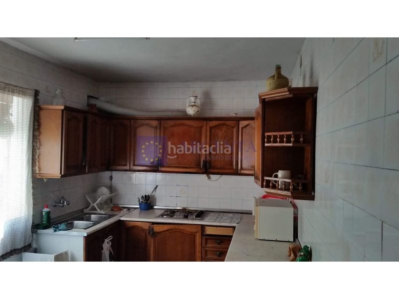 Foto c32d19ae-c53e-49f2-9583-40ecba6cdf1b. Casa amb aparcament a Alcuéscar
