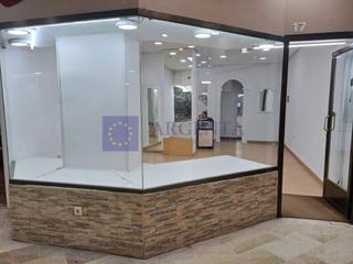 Lloguer Local Comercial a Centro. Se alquila local centro comercial canovas