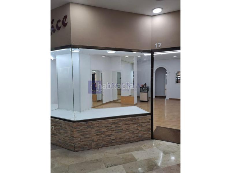 Foto 8d0ff6a2-2f0f-488b-a60d-348bd18e7c31. Lloguer local comercial a Centro Cáceres