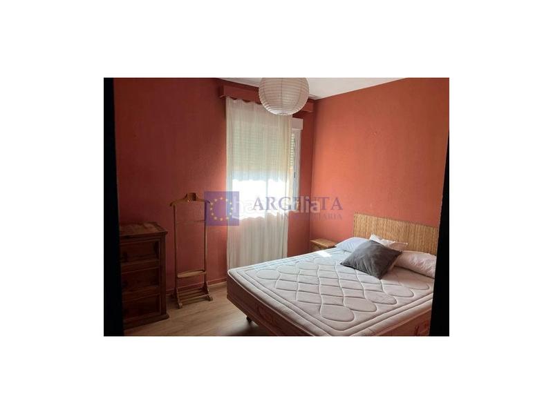 Foto e3bdaa2a-bd7b-4a5e-9072-7d03b2e49e26. Alquiler piso se alquila piso centro en Casco Antiguo Cáceres