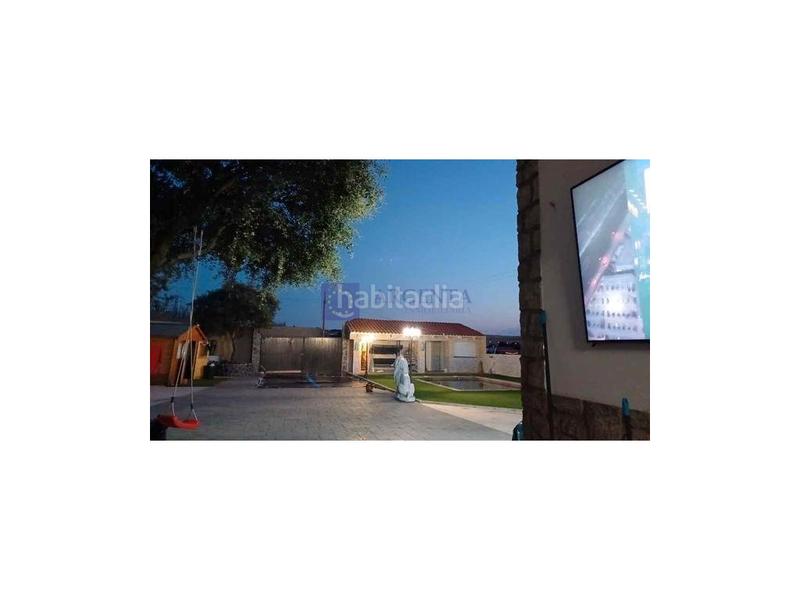 Foto f335cfbb-a8c2-4016-8296-39bbf0d7b59c. Alquiler chalet  venta polígono ganadero en Cáceres