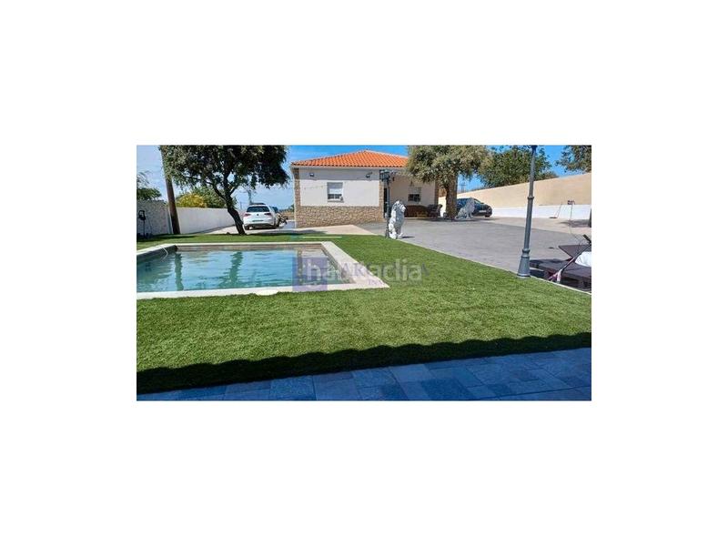 Foto 7ddbe9a6-a01d-41ee-9607-2c7d8a799f6c. Lloguer xalet amb aparcament piscina a Montesol - Mejostilla Cáceres