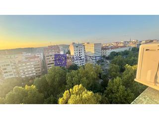 Flat in Centro. Piso venta cánovas