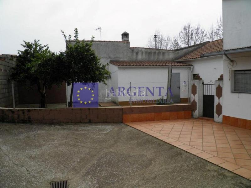 Foto 01f05d3c-3387-40f4-ba48-37713c84b4a4. Maison avec parking dans Valdesalor - Rincón de Ballesteros Cáceres