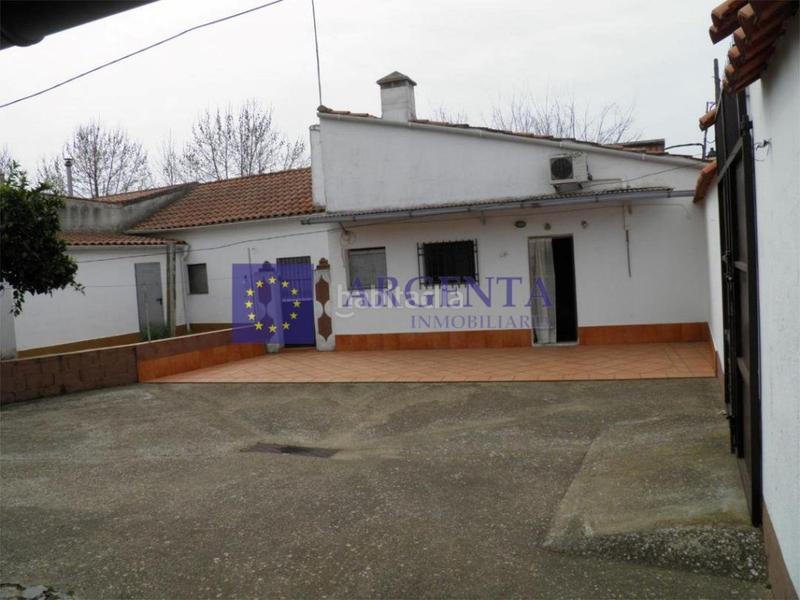 Foto 1622169b-a634-42e7-aa54-9854f9537c47. Maison avec parking dans Valdesalor - Rincón de Ballesteros Cáceres