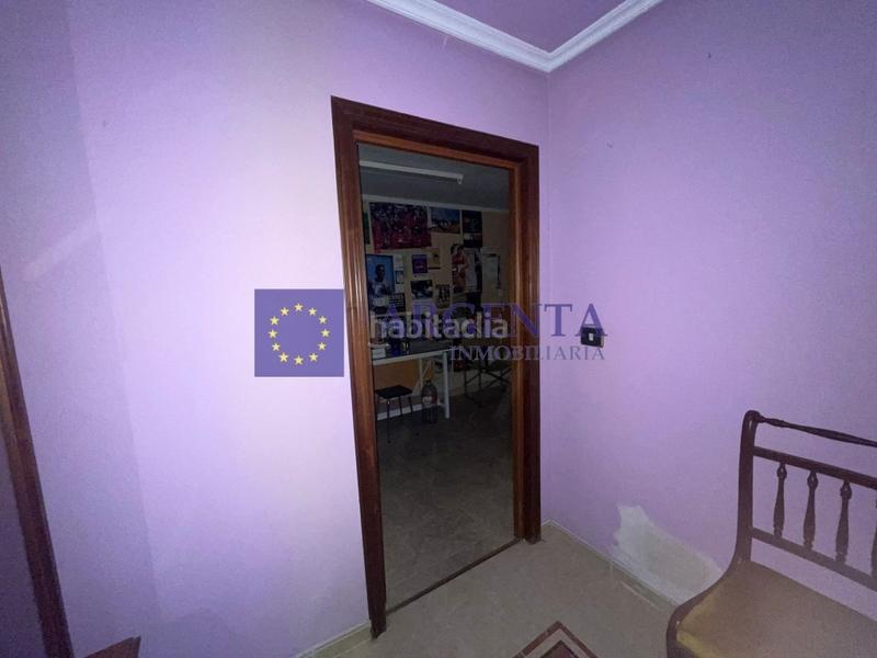 Foto a1be385e-a8ee-4b60-a161-6feb9b328734. Alquiler local comercial se alquila local comercial Centro en Cáceres