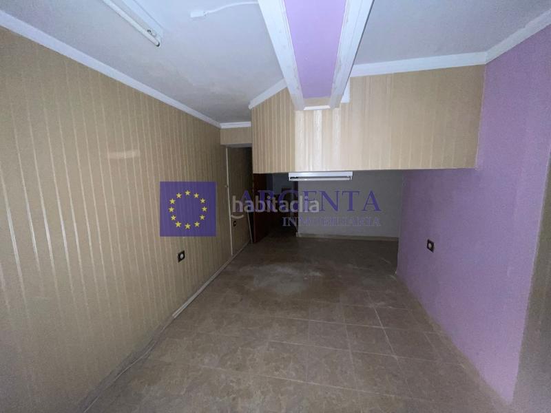 Foto cbc42eef-f8b4-4bad-bb34-561d8ae7e898. Alquiler local comercial se alquila local comercial Centro en Cáceres