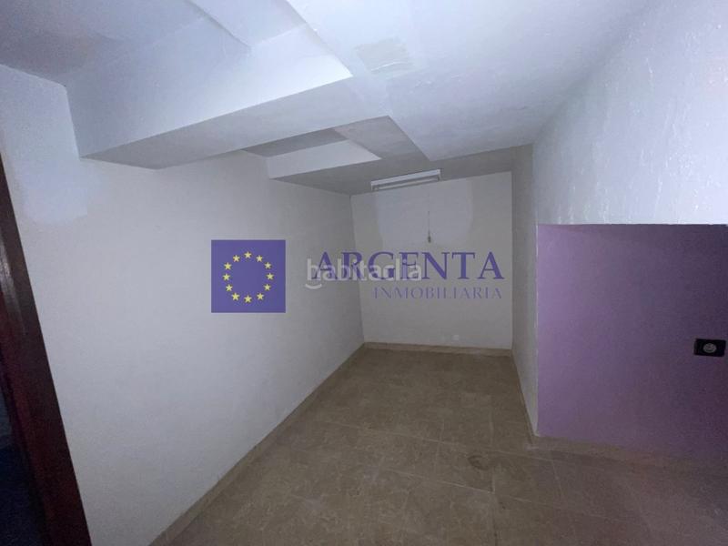 Foto f81a17b4-3d9e-40f4-a0b9-987e8aca106b. Alquiler local comercial se alquila local comercial Centro en Cáceres