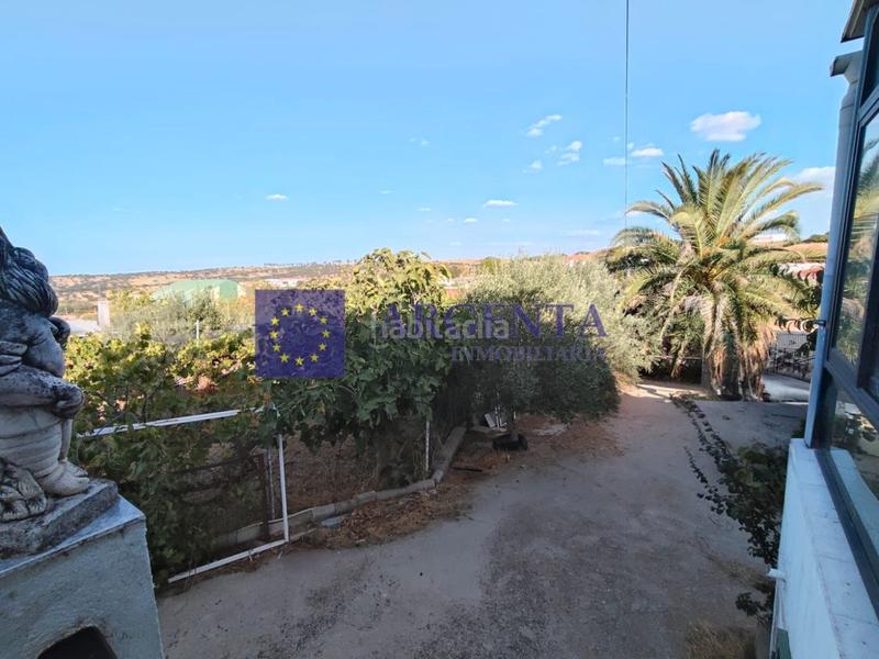 Foto 090d369a-4b7d-4ec6-a68e-deb163bb71b7. Chalet con parcheggio piscina in Montesol - Mejostilla Cáceres