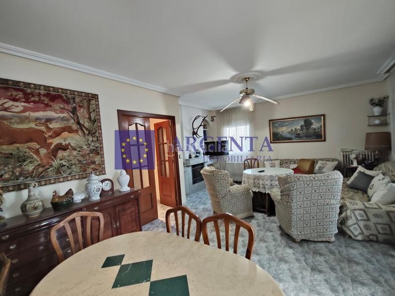 Foto 29285c8d-a4b7-41ee-bae0-9a03ec942089. Chalet con parcheggio piscina in Montesol - Mejostilla Cáceres