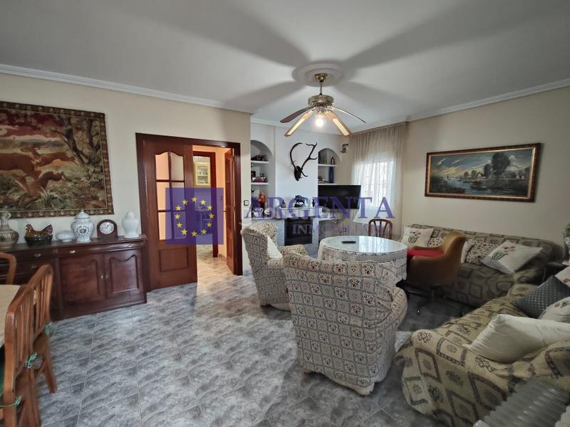 Foto be0a8d6b-1fad-4e7e-9f3f-6b80f1cfd414. Chalet con parcheggio piscina in Montesol - Mejostilla Cáceres