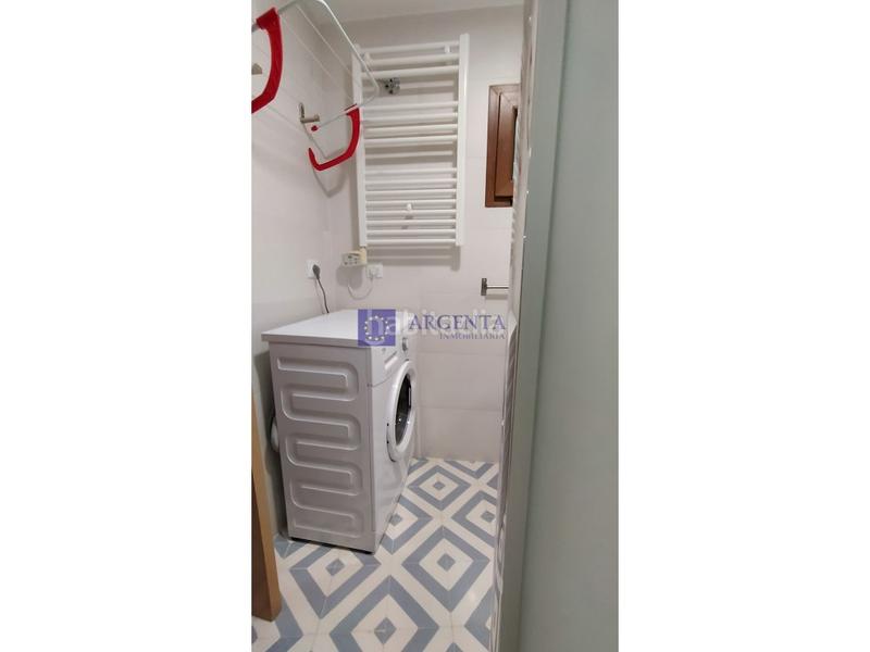 Foto e5d0f03e-dac8-43f8-8984-96b79a648841. Affitto casa in Casco Antiguo Cáceres