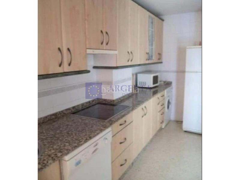 Foto 98a6b6d4-3d21-482e-912c-b02a1509c87d. Location appartement dans Casco Antiguo Cáceres