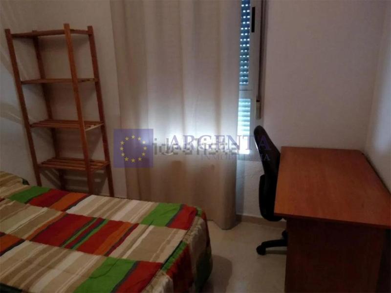 Foto 91e1f94e-51c8-421f-a19a-914002d2c61f. Miete etagenwohnung mit parking in Centro Cáceres