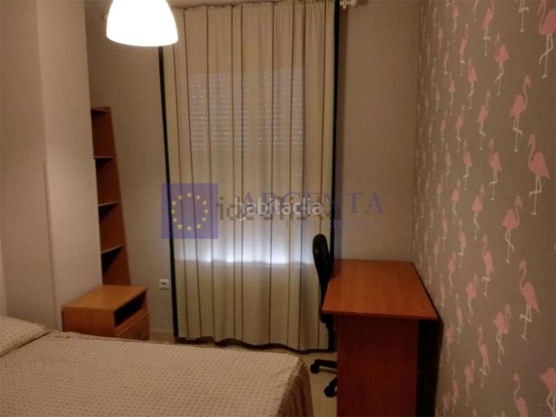 Foto fcf9ff6f-605b-43ee-9dd8-f861a223c1b7. Miete etagenwohnung mit parking in Centro Cáceres