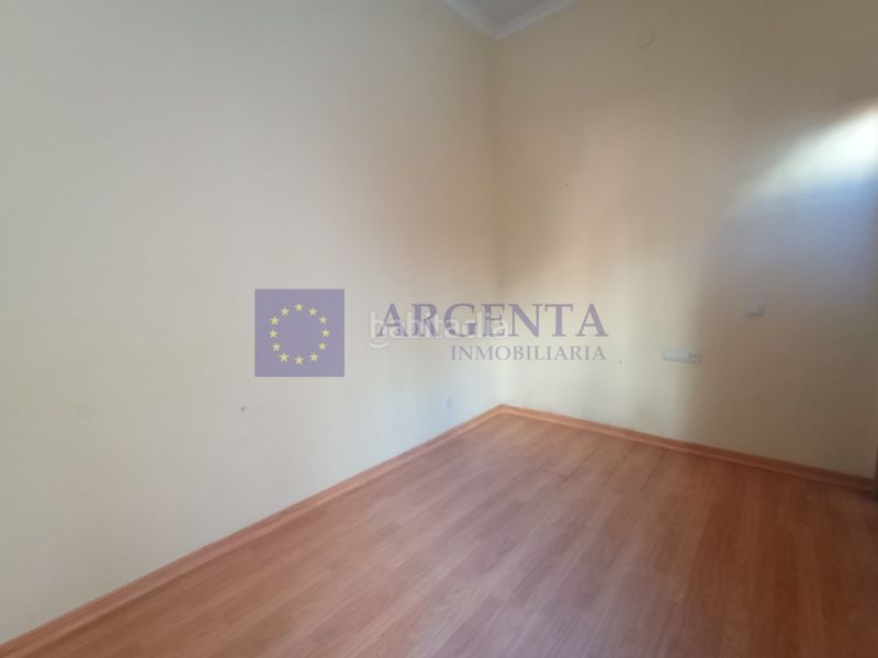 Foto 45a51b4f-9fcc-4763-bdb9-1b4b6abf252c. Piso venta inmueble gran teatro en Casco Antiguo Cáceres