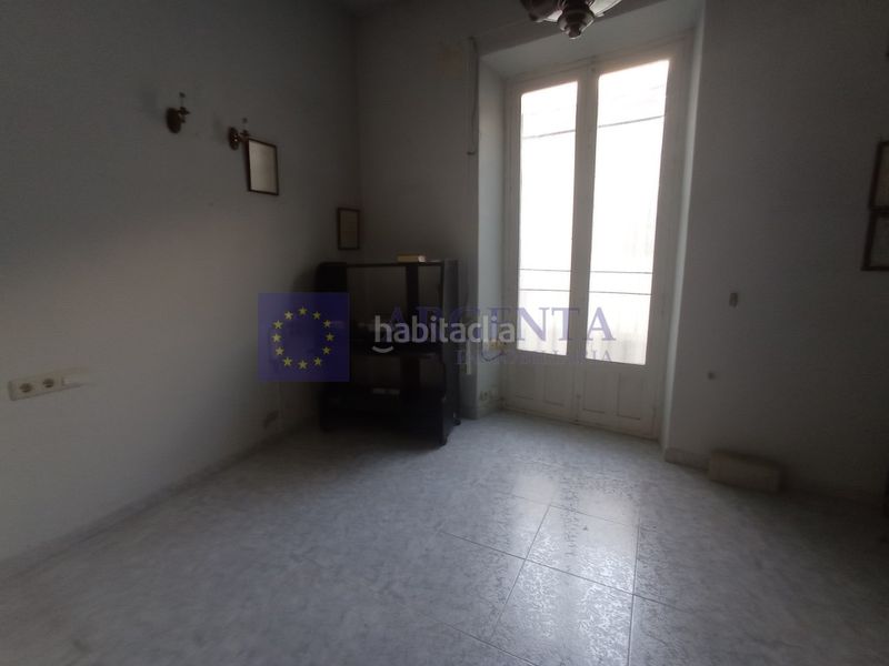 Foto 4af22564-80ce-4a7c-9a8c-7aeb9014d27b. Piso venta inmueble gran teatro en Casco Antiguo Cáceres