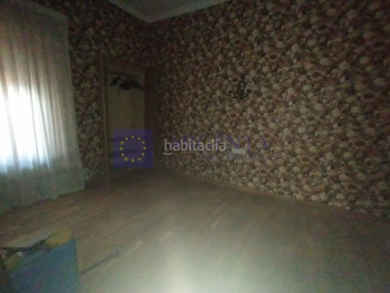 Foto 880d1772-f4ec-4c04-8800-456cdf862500. Piso venta inmueble gran teatro en Casco Antiguo Cáceres