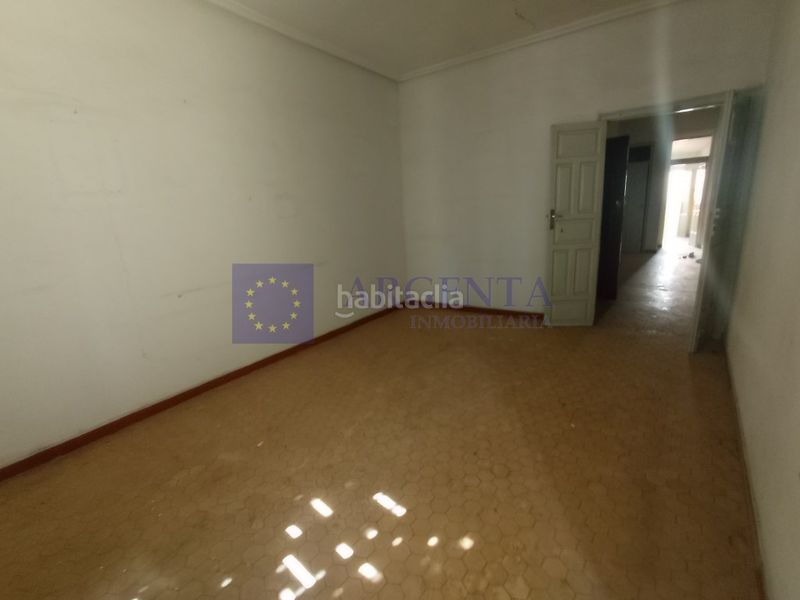 Foto 9424a935-442d-4fde-8309-b0e7371cd85d. Piso venta inmueble gran teatro en Casco Antiguo Cáceres