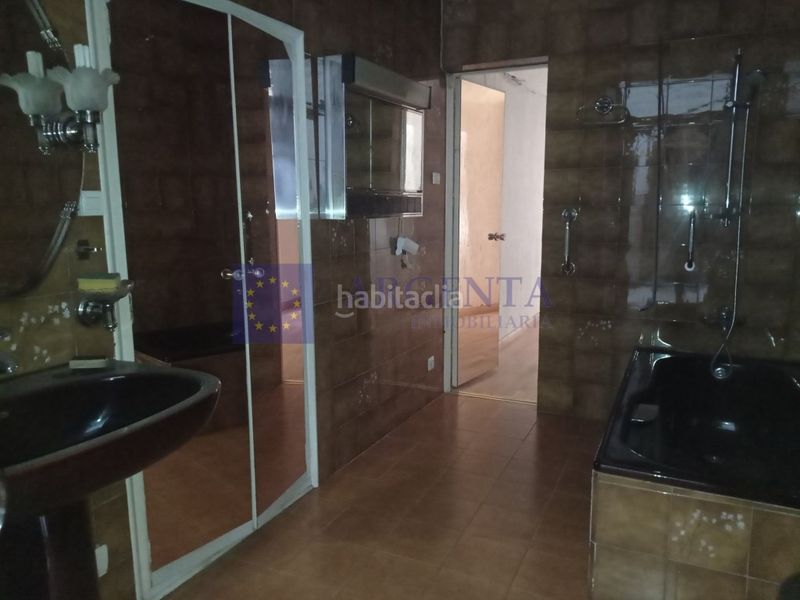 Foto 9658c4f7-c693-4b77-a87f-1a1c39b274db. Piso venta inmueble gran teatro en Casco Antiguo Cáceres