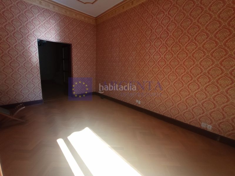 Foto b298d9cd-5fb4-441e-8c74-740fbcd8da17. Piso venta inmueble gran teatro en Casco Antiguo Cáceres