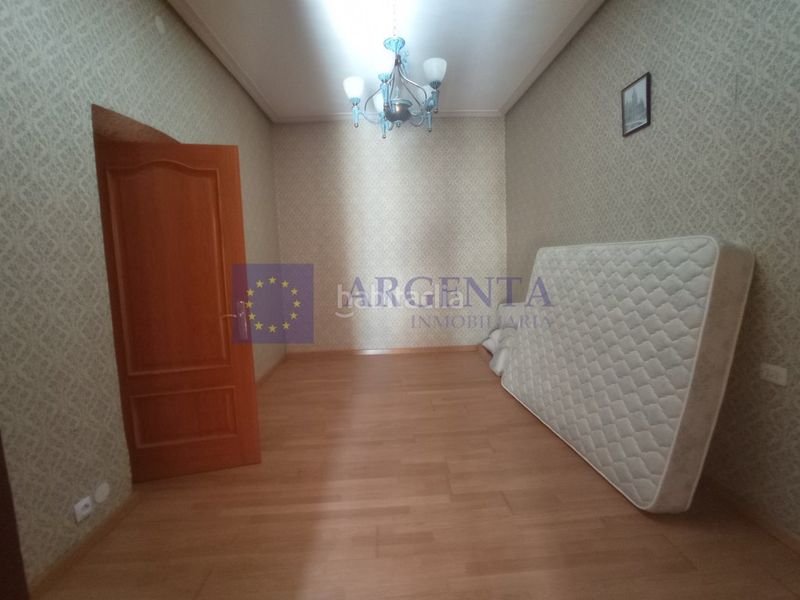 Foto e8f45ec2-0d01-4246-a95c-cb6c2283270f. Piso venta inmueble gran teatro en Casco Antiguo Cáceres