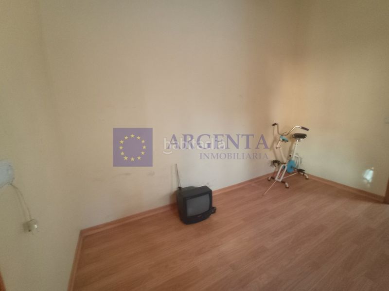 Foto eef37428-a233-4bbd-9c0b-543ba37fed3f. Piso venta inmueble gran teatro en Casco Antiguo Cáceres