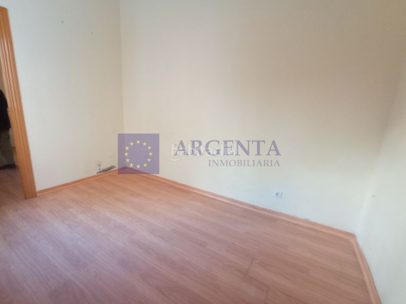 Foto fd853454-d132-4d95-892a-4e6f772fec2a. Piso venta inmueble gran teatro en Casco Antiguo Cáceres