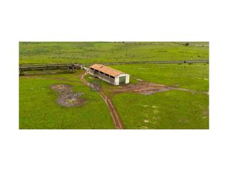 Maison à Jerez de los Caballeros. Finca zona de jerez de los caballeros