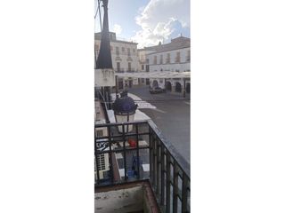 Edifici a Montánchez. Cafetería, restaurante, salones de eventos y hotel
