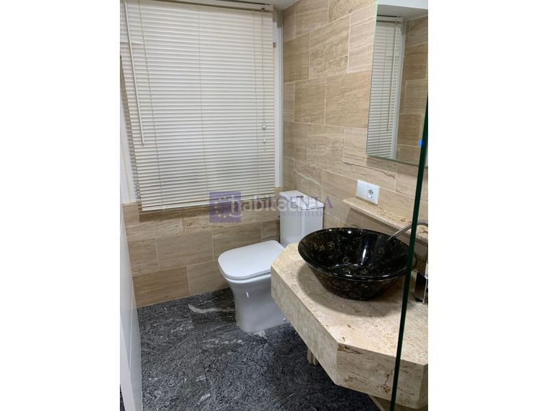 Foto 2b84f7d4-b232-41a8-b55b-fae5ebe6607c. Alquiler apartamento loft de 1 habitación en Casco Antiguo Cáceres