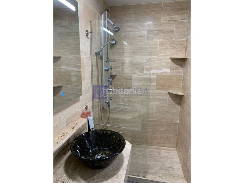 Foto 30c04c69-7247-4ce0-856f-f17a63fa77c3. Alquiler apartamento loft de 1 habitación en Casco Antiguo Cáceres
