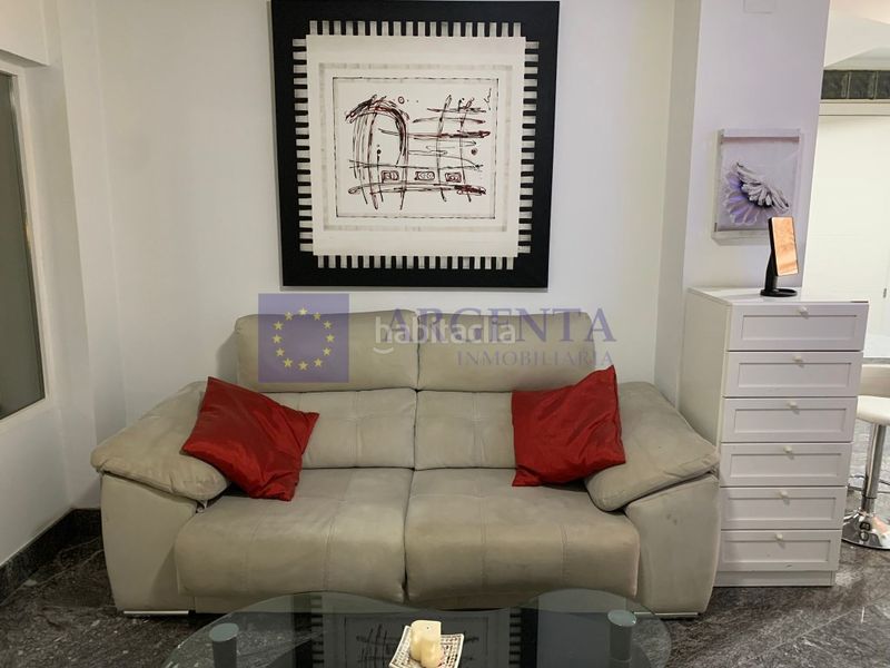 Foto 57a74898-24c3-4a9c-9652-65ef9e1f1566. Alquiler apartamento loft de 1 habitación en Casco Antiguo Cáceres