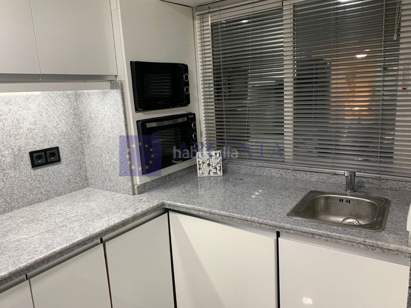 Foto e96b64bc-f4ef-4f8f-90ba-efa1376134c5. Alquiler apartamento loft de 1 habitación en Casco Antiguo Cáceres