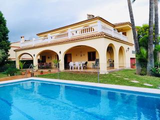 Xalet a Heliópolis. Villa impresionante para vivir todo el año con piscina individua