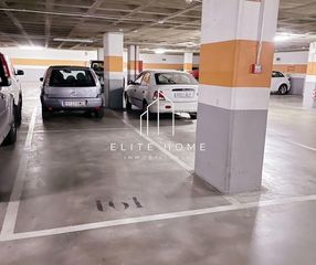 Aparcament cotxe a Hospital - Plaza del Real. Plazas de garaje en venta en zona centro