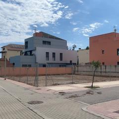 Terreny residencial a Estadio Castalia. Terreno en venta en pau lledo