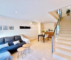 Casa adossada a Playa-Ben Afeli. Impecable adosado de dos alturas en urbanización con piscina y p