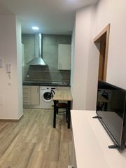 Affitto Piccolo appartamento in Calle altagracia 48. Apartamento en plaza españa