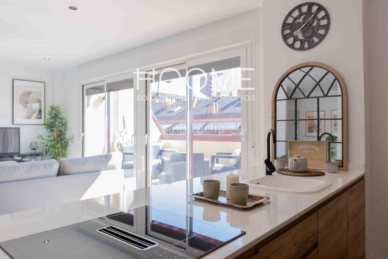 Foto 474fb059-f9d5-4db1-9e0e-5d9efce36705. Ático atico con 20 metros de terraza, piscina, garaje opcional, 3 habitaciones 2 baños a estrenar, Castillachamartin en Madrid