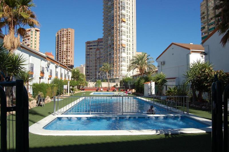 Foto 3cbaac2b-2af3-43a5-a2da-9e8f7e505856. Maison jumelée avec chauffage parking piscine dans Rincón Bajo Benidorm