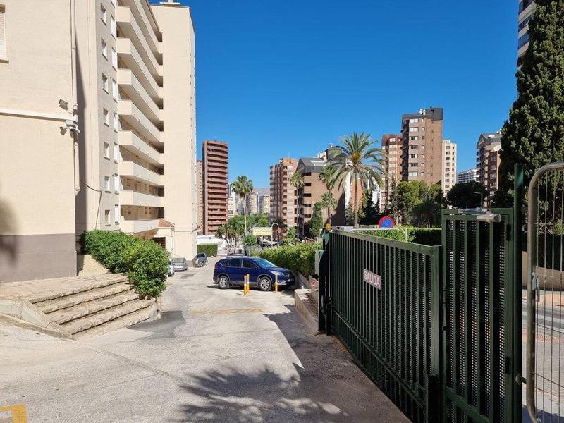 Foto 8a2a778f-113f-4718-a752-2d3ad0eb09a5. Flat with heating parking pool in Levante Alto Benidorm