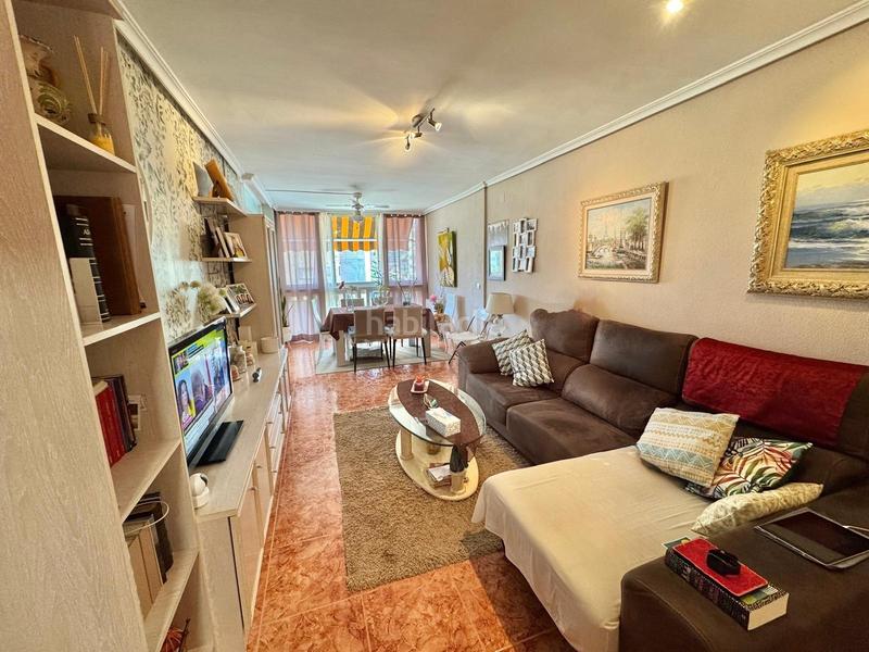 Foto fa491fde-d170-49cb-98f7-82b6d982e97c. Etagenwohnung mit parking pool in Playa Poniente Benidorm