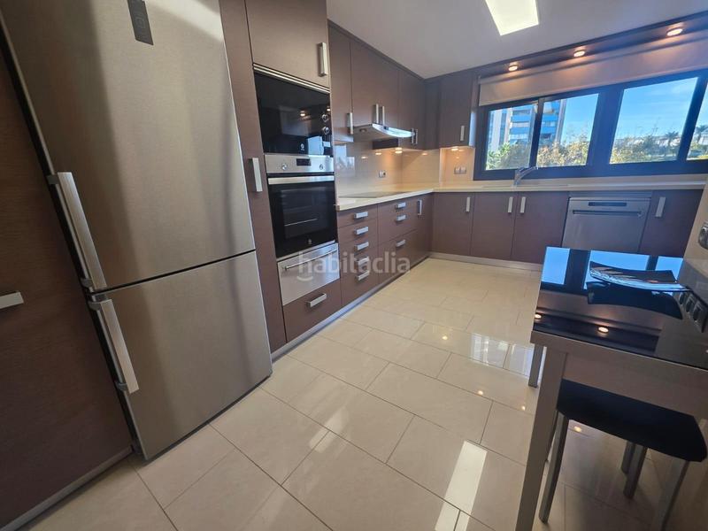 Foto 35ba7f8c-5bf2-441f-850e-09a79354cb3a. Appartamento con parcheggio piscina in Juzgados - Plaza de Toros Benidorm