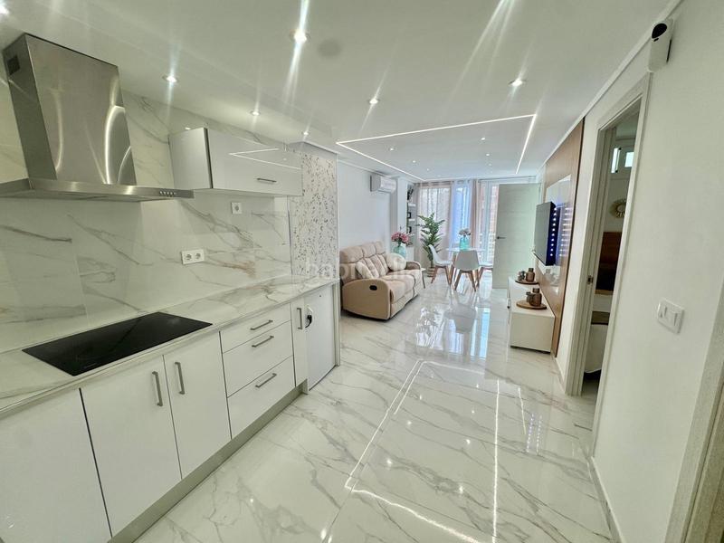 Foto d05a75b9-fa60-4c85-976a-a0f364dc4ae3. Flat in Playa Levante Benidorm